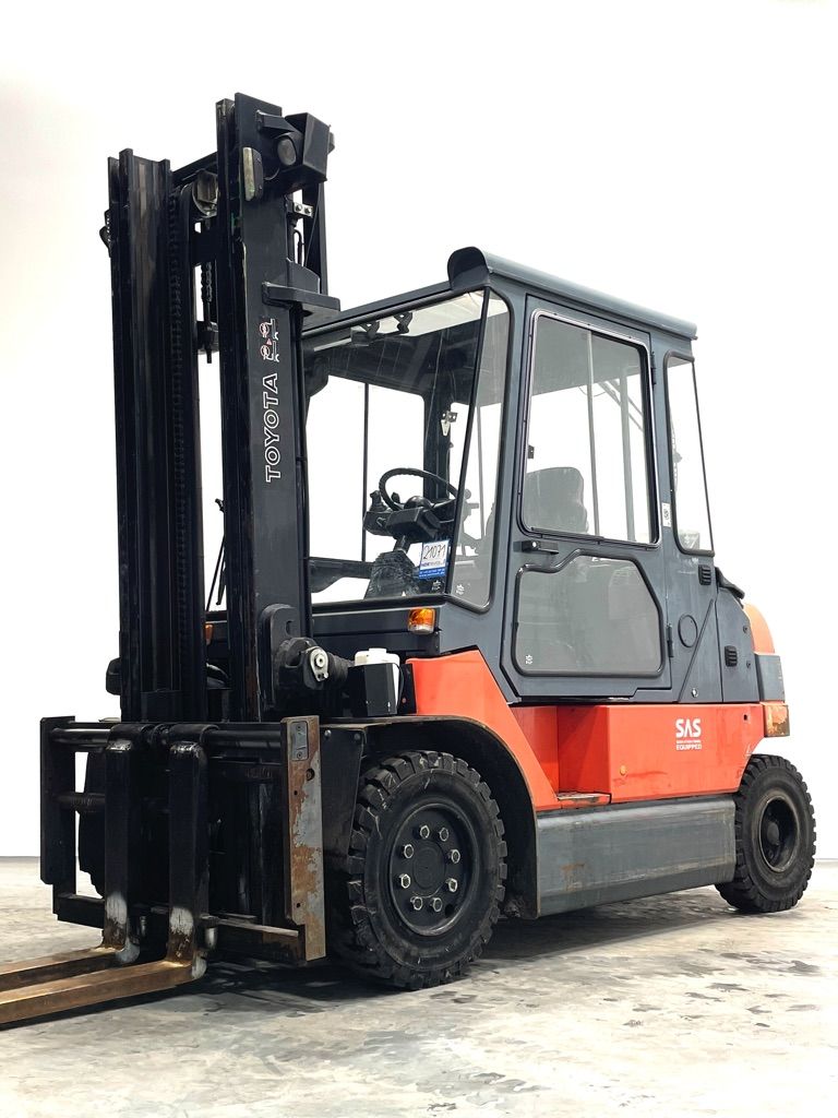 Toyota 7FBMF40 Elektro 4 Rad-Stapler www.nortruck.de