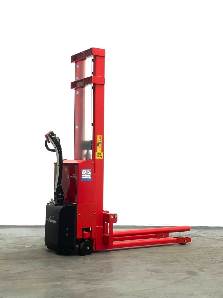 Logitrans Self1002 High Lift stacker www.nortruck.de