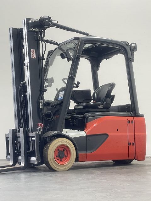 Linde E16L-386-02 EVO Elektro 3 Rad-Stapler www.nortruck.de