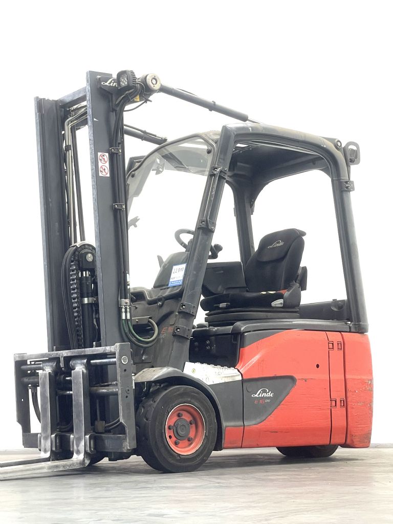 Linde E16-02 Elektro 3 Rad-Stapler www.nortruck.de