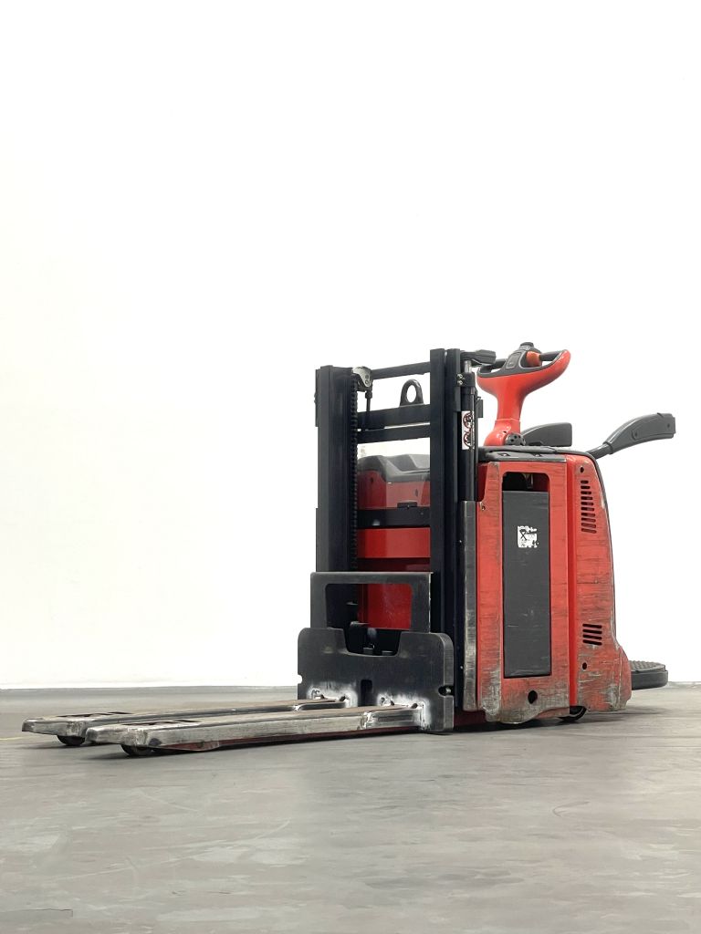 Linde D12HPAP Double stacker www.nortruck.de