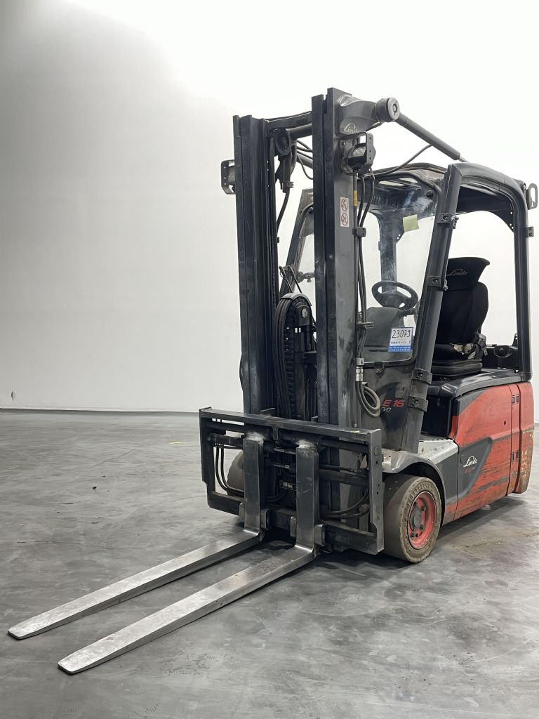 Linde E16-02-386 Elektro 3 Rad-Stapler www.nortruck.de