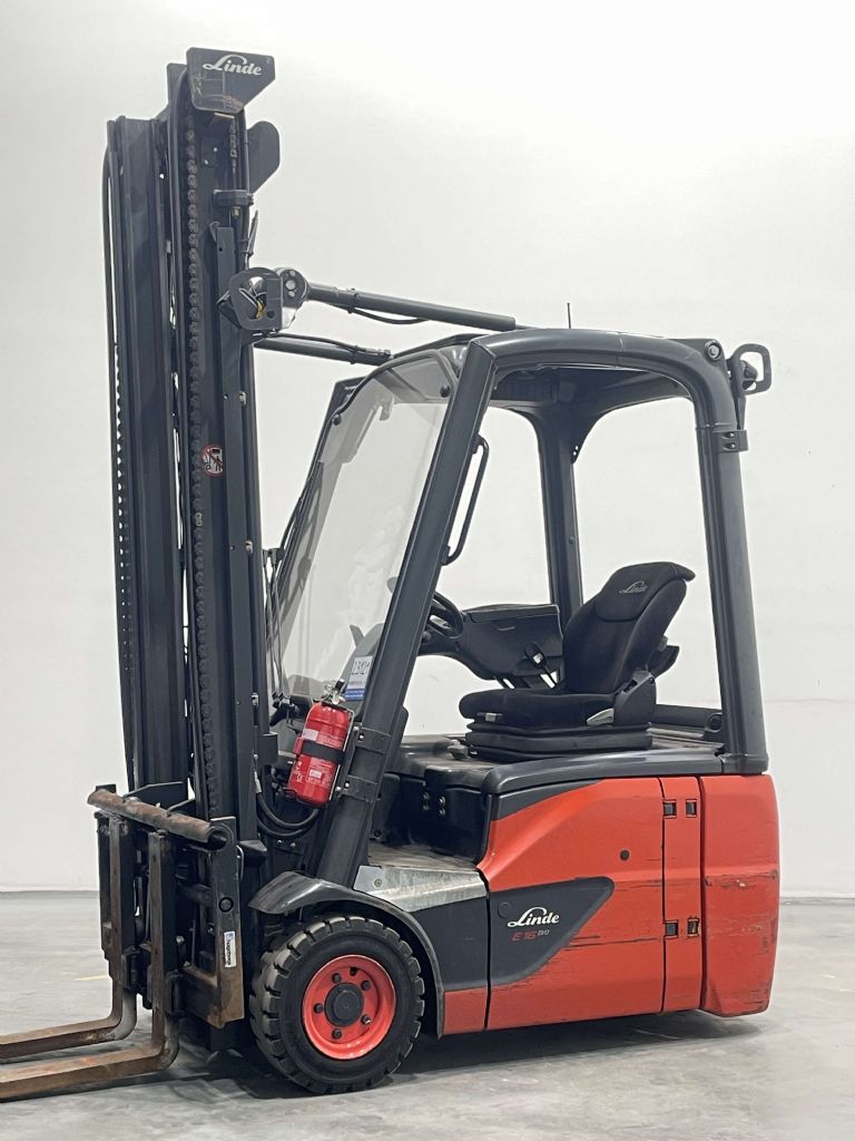 Linde E16C-02-386 Elektro 3 Rad-Stapler www.nortruck.de
