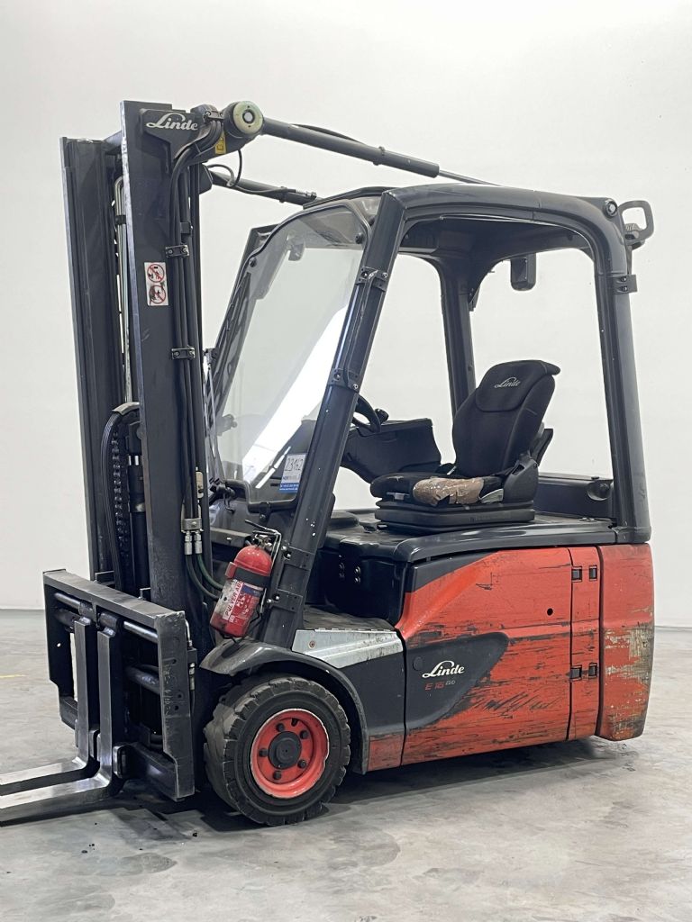 Linde E16-02-386 Elektro 3 Rad-Stapler www.nortruck.de