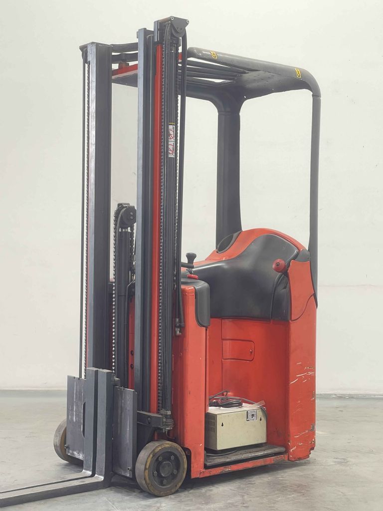 Linde E10-334 Fahrerstandstapler www.nortruck.de
