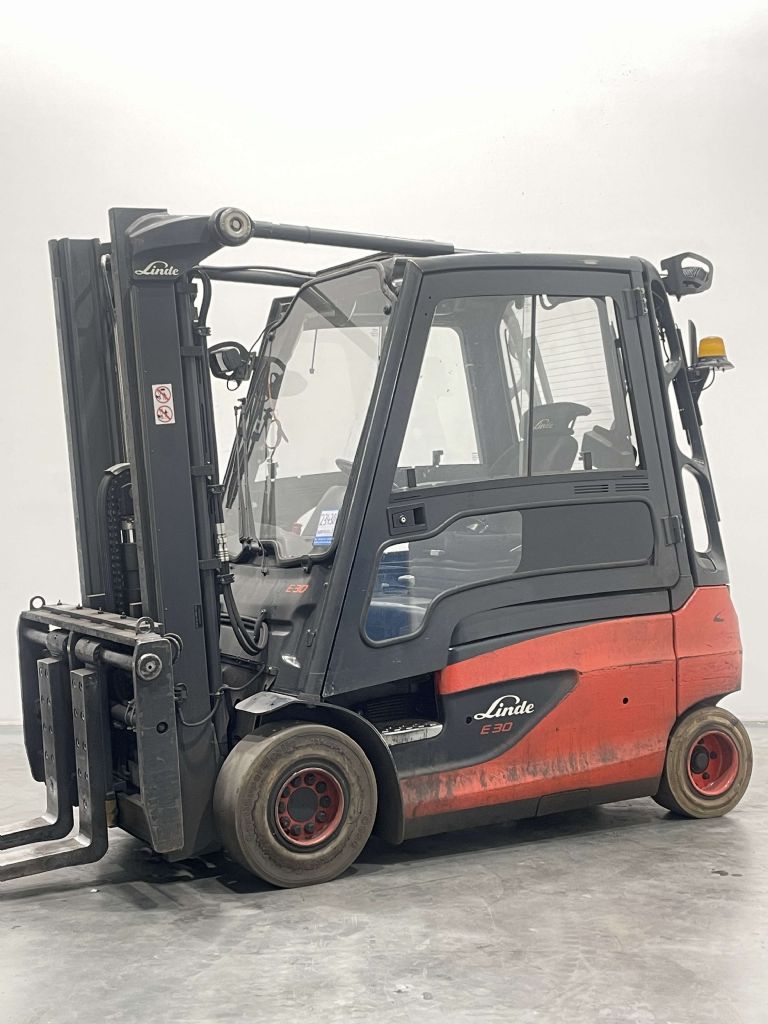 Linde E30L-01-387 Elektro 4 Rad-Stapler www.nortruck.de
