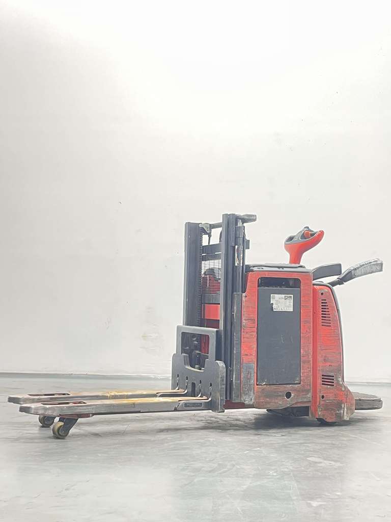 Linde D12AP-133 Double stacker www.nortruck.de