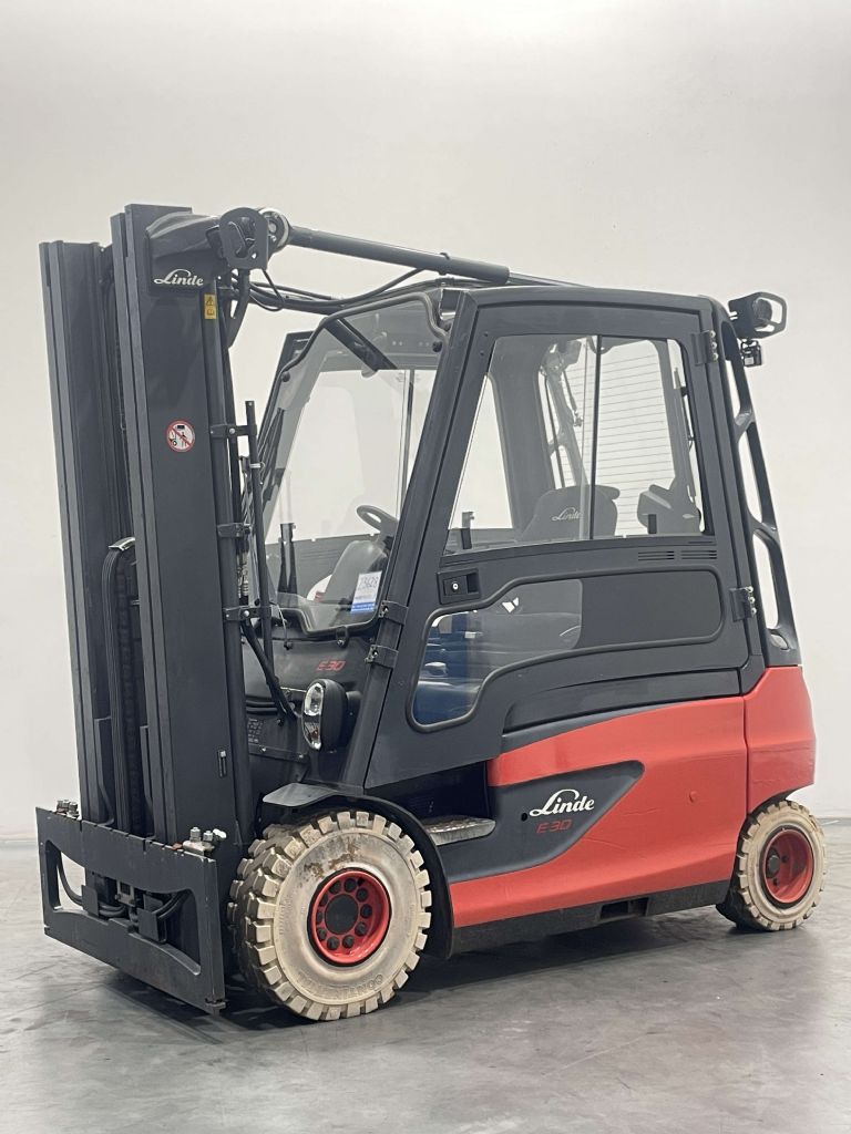 Linde E30L-01-387 Elektro 4 Rad-Stapler www.nortruck.de
