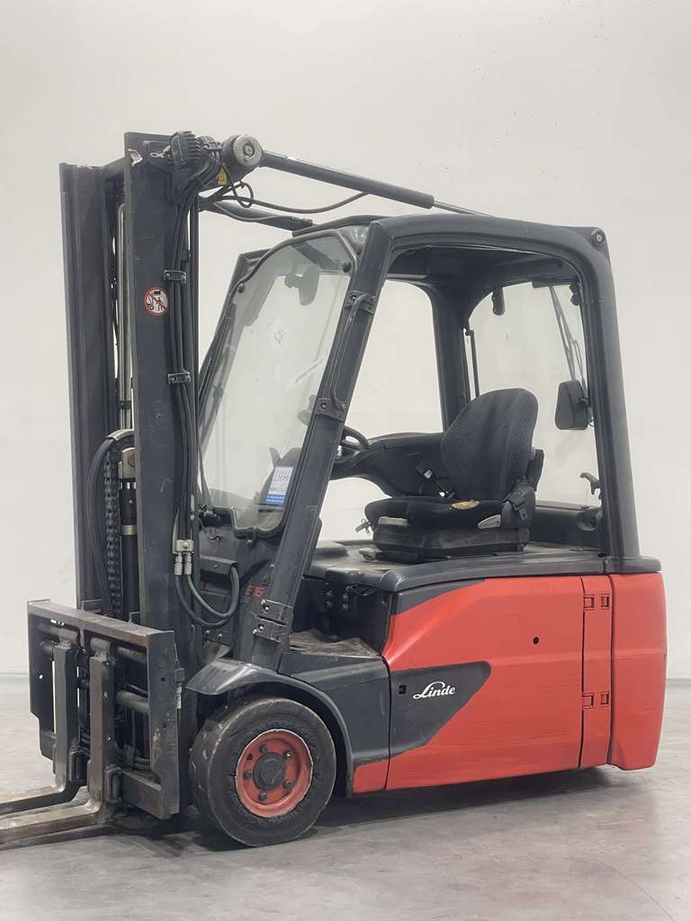 Linde E16L-02-386 Elektro 3 Rad-Stapler www.nortruck.de