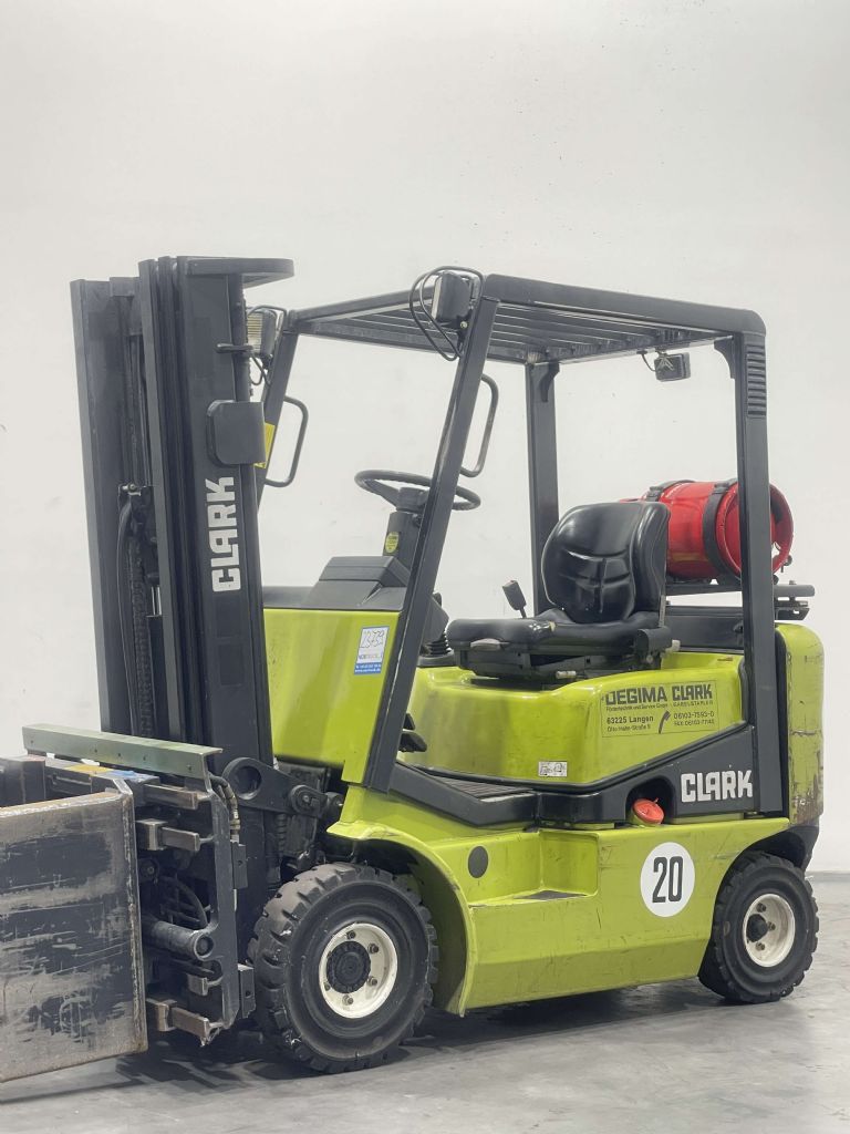 Clark CPG 16 Treibgasstapler www.nortruck.de