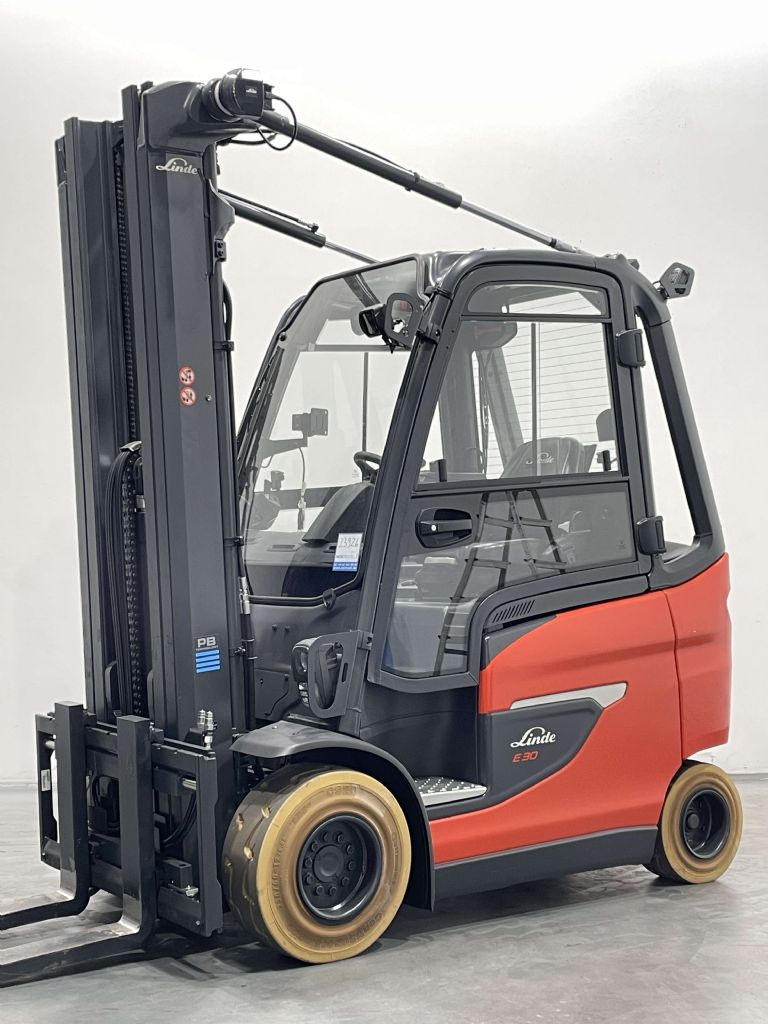 Linde E30H-01/600-1252 Elektro 4 Rad-Stapler www.nortruck.de