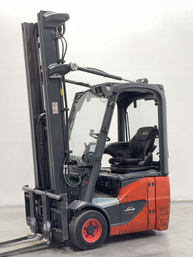 Linde E12-02-386 Elektro 3 Rad-Stapler www.nortruck.de