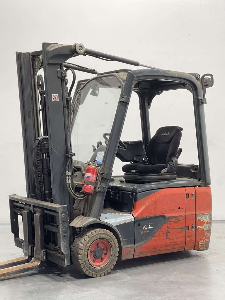 Linde E16-02-386 Elektro 3 Rad-Stapler www.nortruck.de