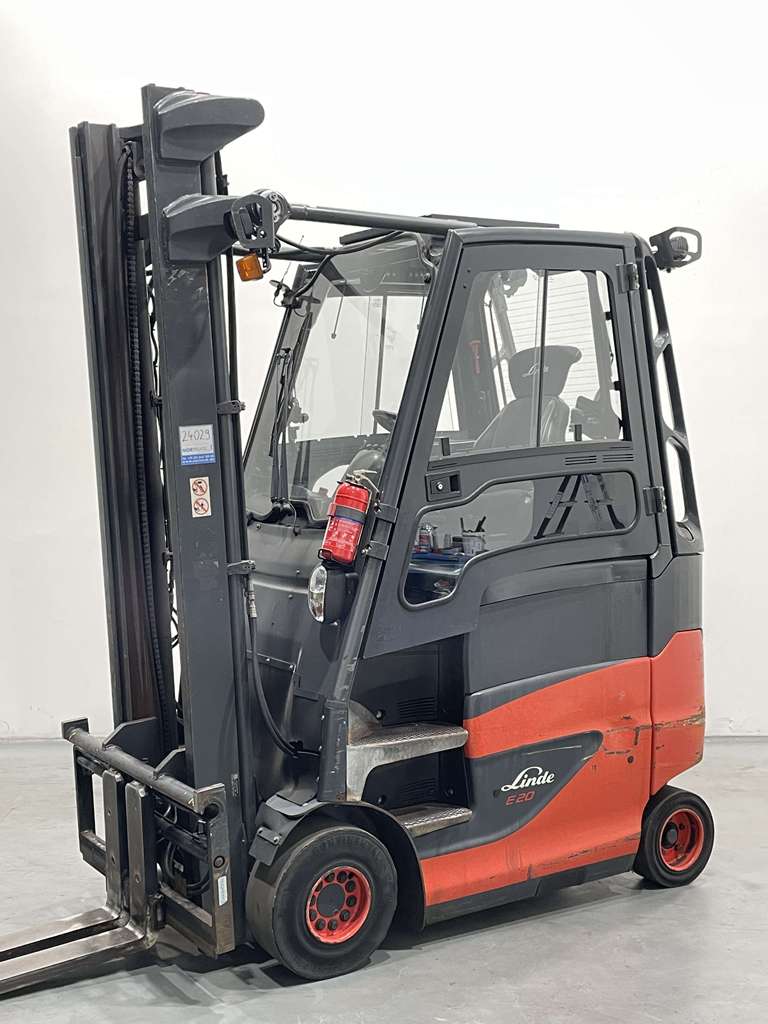 Linde E20-01/600-387 Elektro 4 Rad-Stapler www.nortruck.de Linde E20-01/600-387 Elektro 4 Rad-Stapler www.nortruck.de