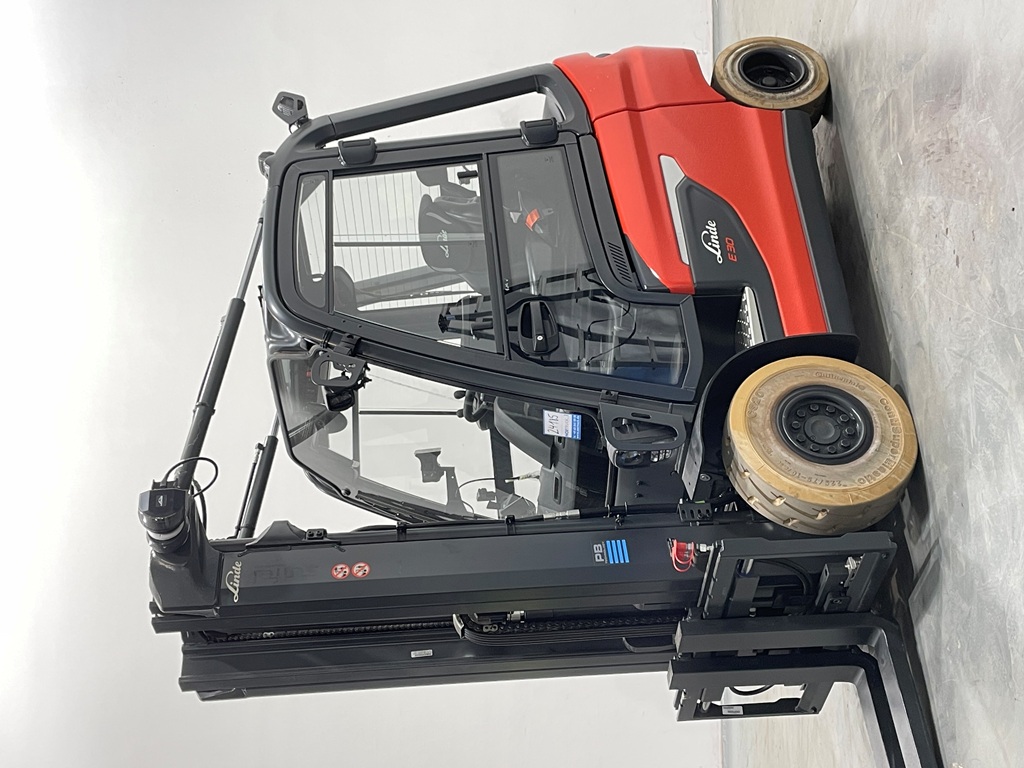 Linde E30-1252 Elektro 4 Rad-Stapler www.nortruck.de