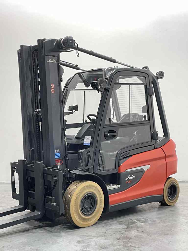 Linde E30L-1252 Elektro 4 Rad-Stapler www.nortruck.de