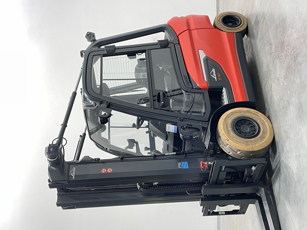 Linde E30L-1252 Elektro 4 Rad-Stapler www.nortruck.de