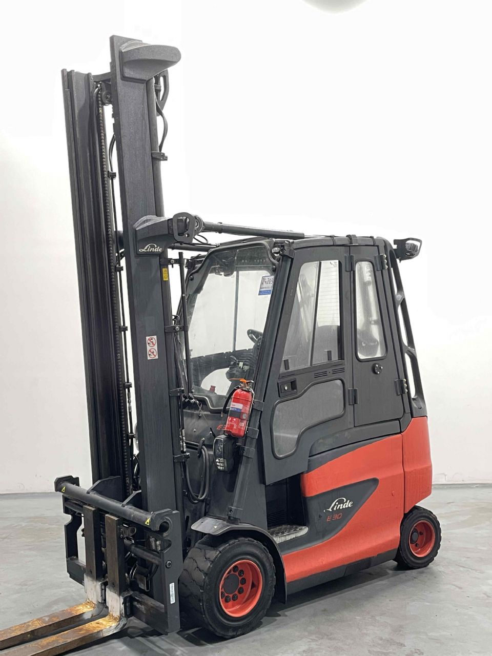 Linde E30H-01/600-387 Elektro 4 Rad-Stapler www.nortruck.de