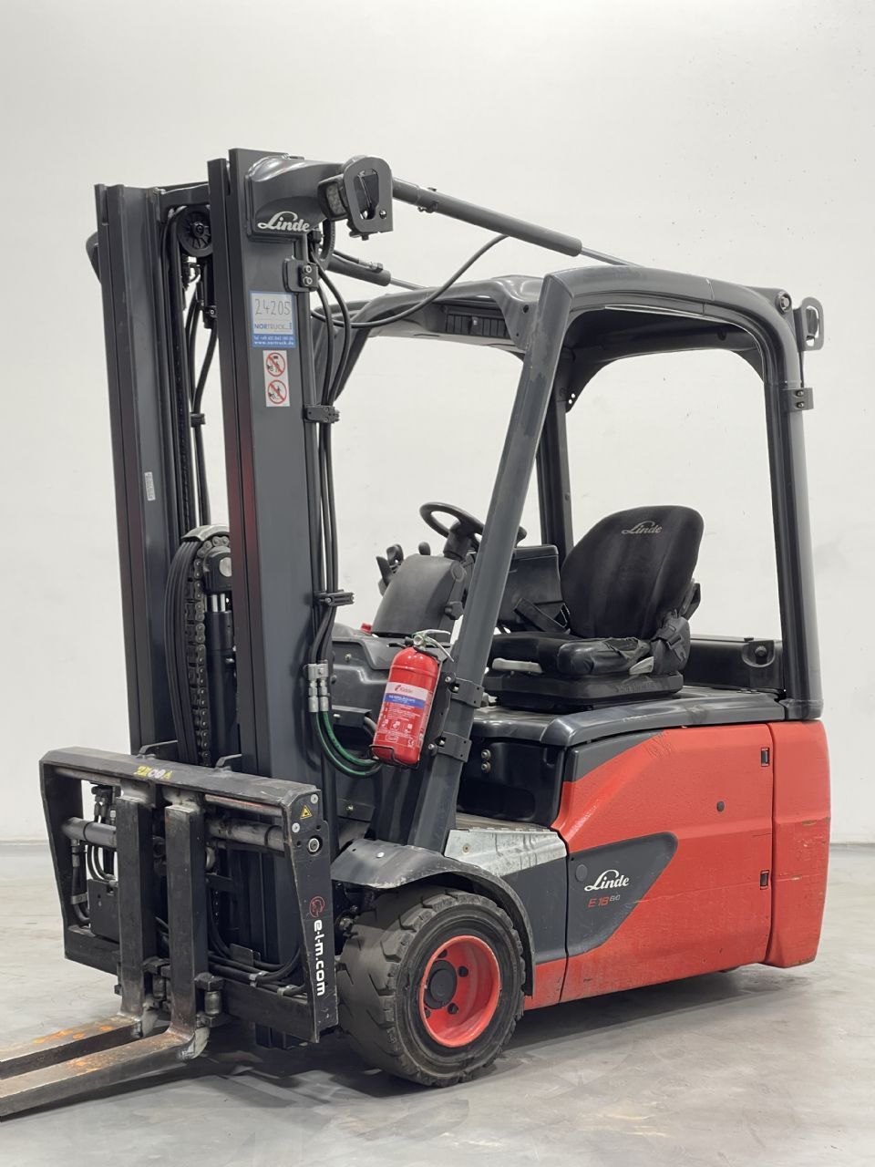 Linde E18-02-386 Elektro 3 Rad-Stapler www.nortruck.de