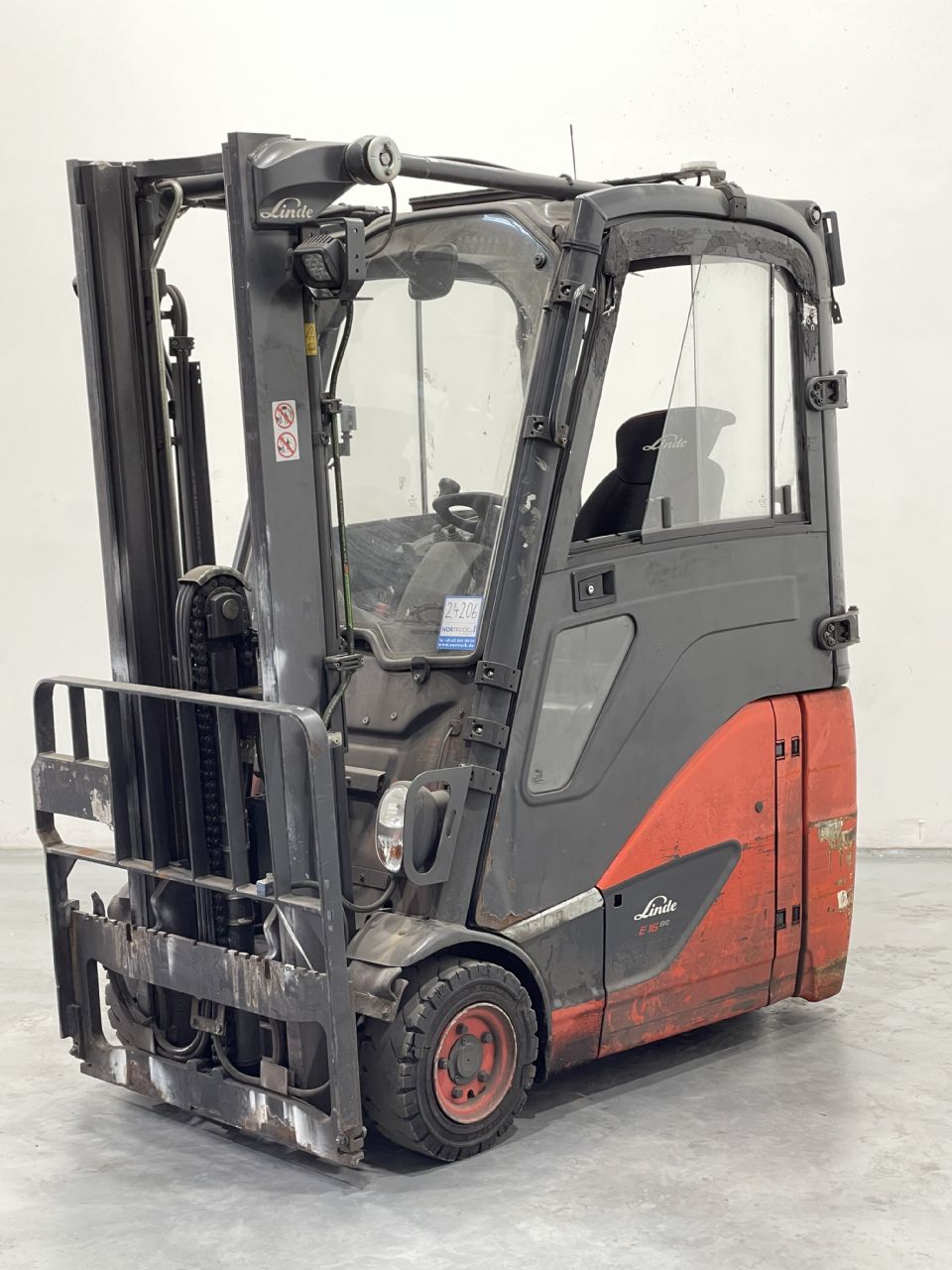 Linde E16H-02-386 Elektro 3 Rad-Stapler www.nortruck.de