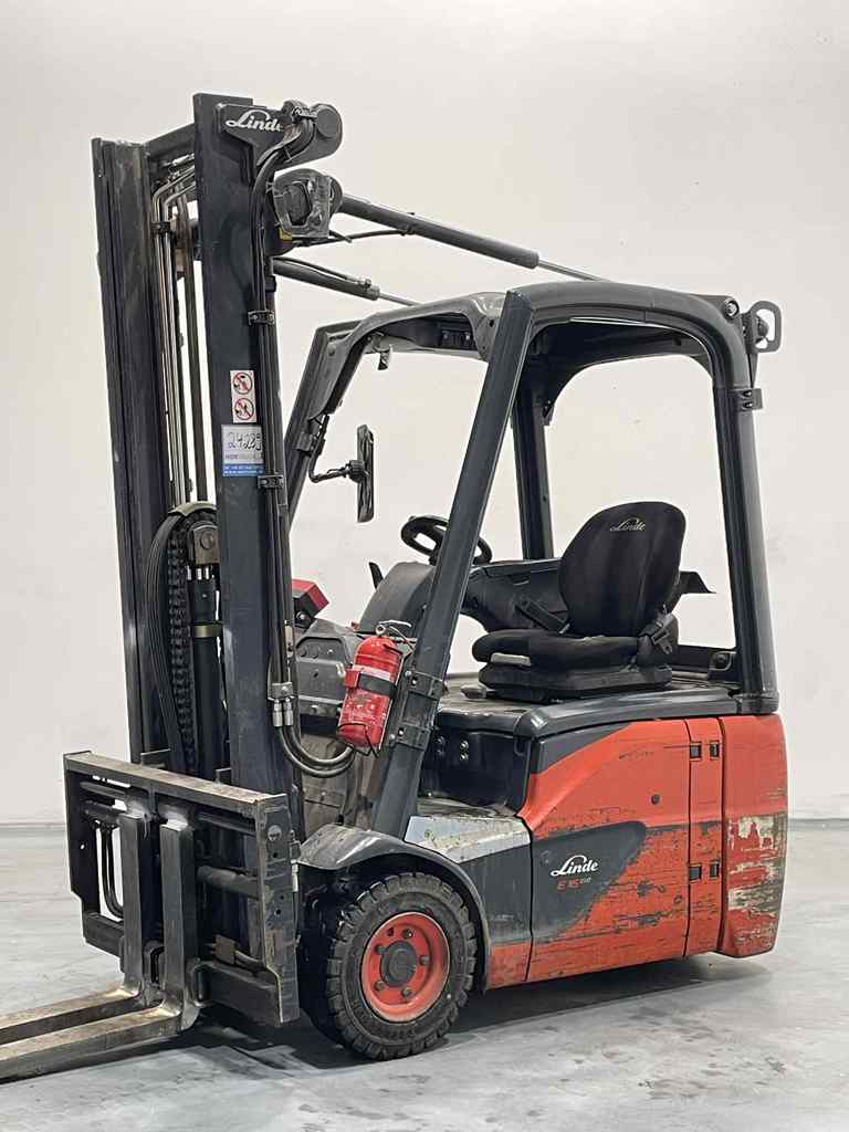 Linde E16C-02-386 Elektro 3 Rad-Stapler www.nortruck.de