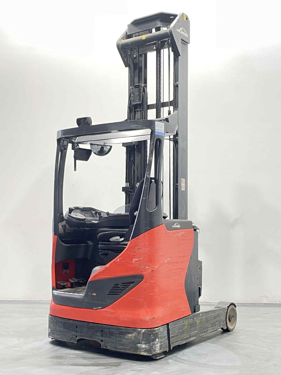 Linde R16-01-1120 Schubmaststapler www.nortruck.de