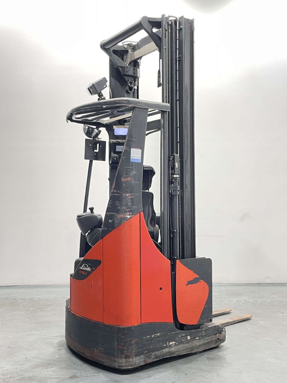 Linde R16X-03-116 Schubmaststapler www.nortruck.de