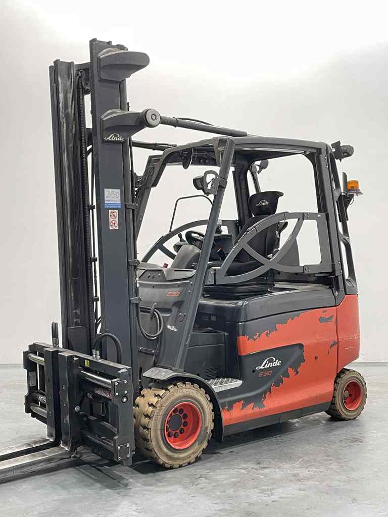 Linde E30HL-01/600-387 Elektro 4 Rad-Stapler www.nortruck.de