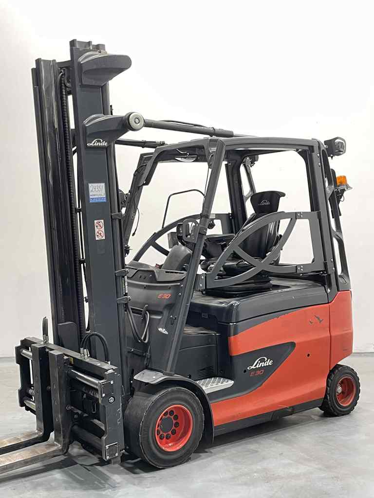 Linde E30HL-01/600-387 Elektro 4 Rad-Stapler www.nortruck.de