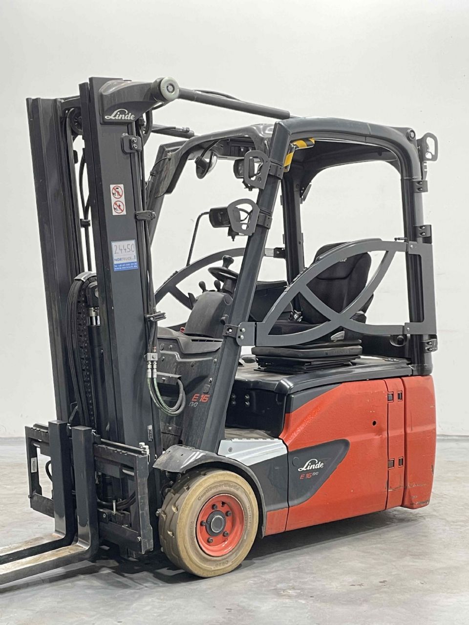 Linde E16-02-386 Elektro 3 Rad-Stapler www.nortruck.de
