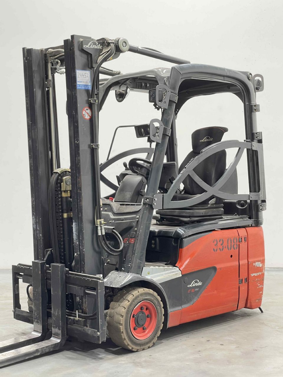 Linde E16-02-386 Elektro 3 Rad-Stapler www.nortruck.de