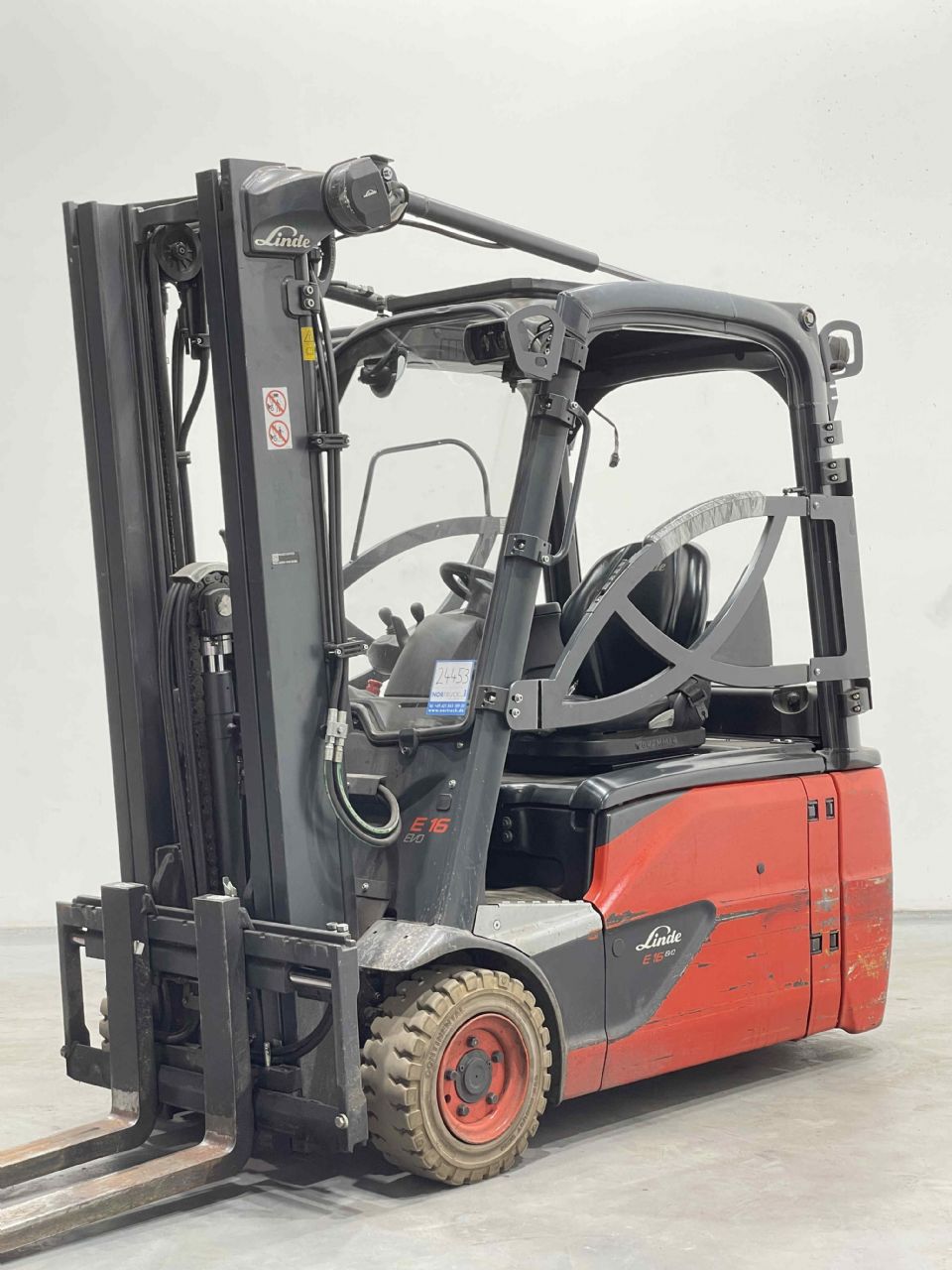 Linde E16L-02-386 Elektro 3 Rad-Stapler www.nortruck.de