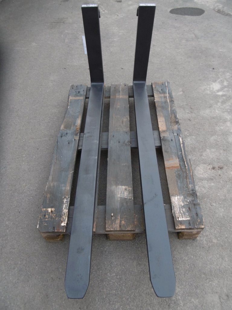 *Sonstige MIK ISO2A 1400x100x40 Gabeln www.nortruck.de