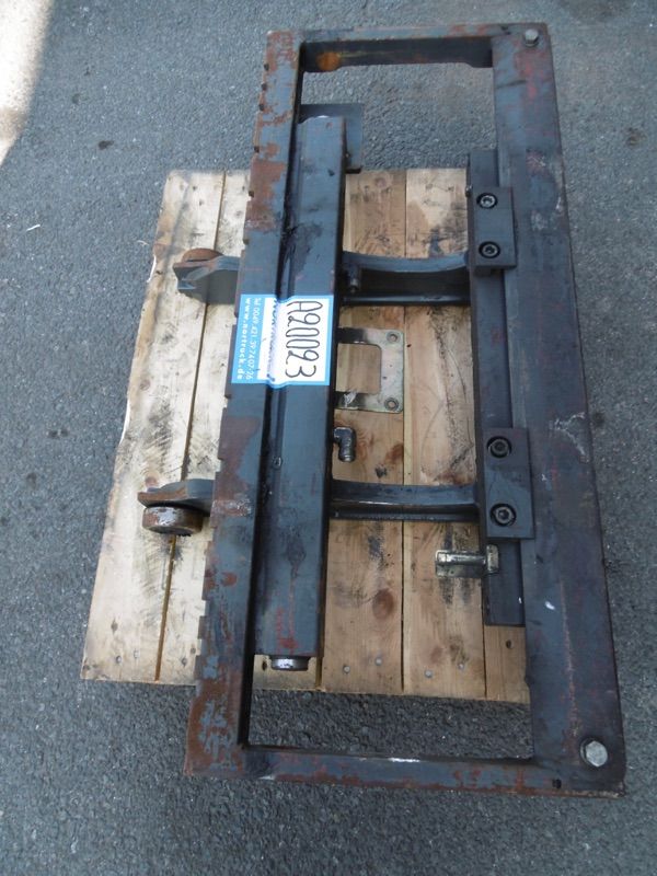 Linde Integrierter Seitenschieber fr Triplex, M181-391, M181-386 Gabeltrger www.nortruck.de