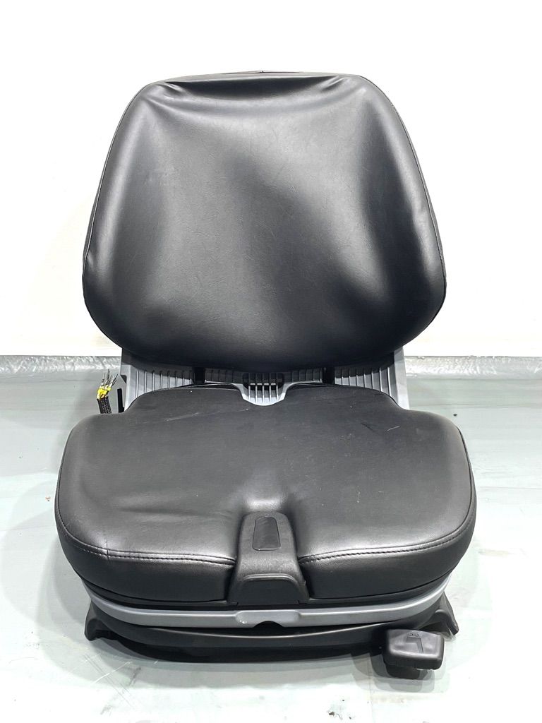 *Sonstige Kab Seating Cabins, seats and drivers shelter www.nortruck.de