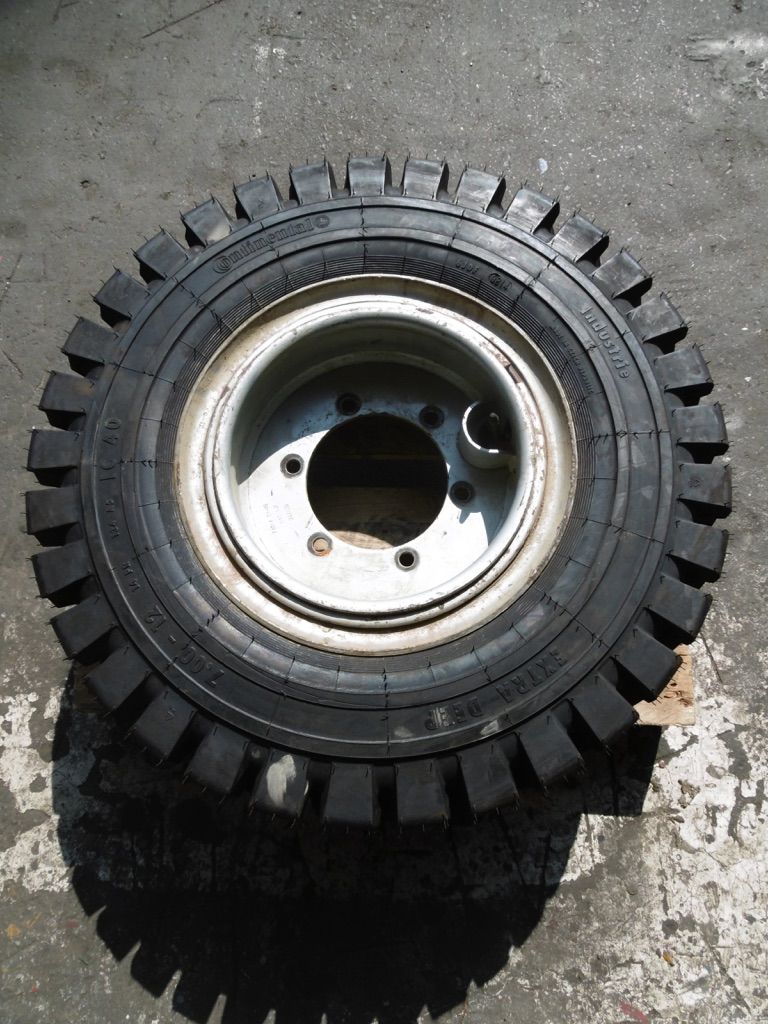 *Sonstige Continental IC40, 7.00-12 Tires, Wheels and Rims www.nortruck.de