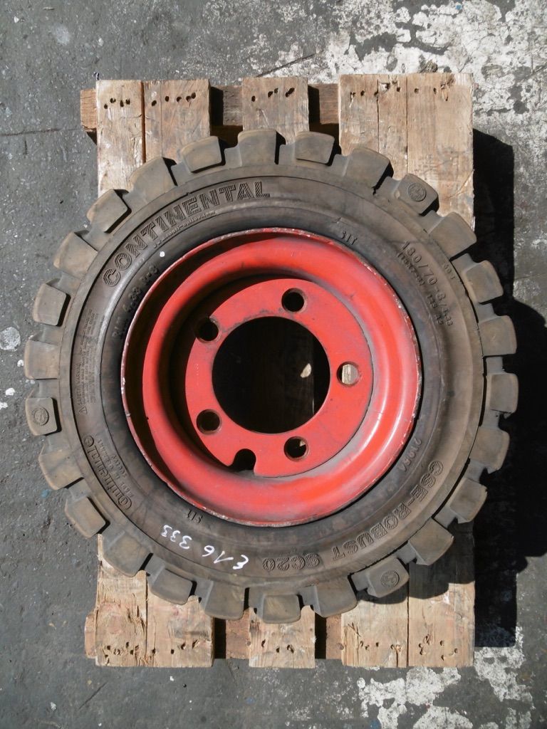 *Sonstige Continental SC20 18x7-8, Linde E16-335 Tires, Wheels and Rims www.nortruck.de