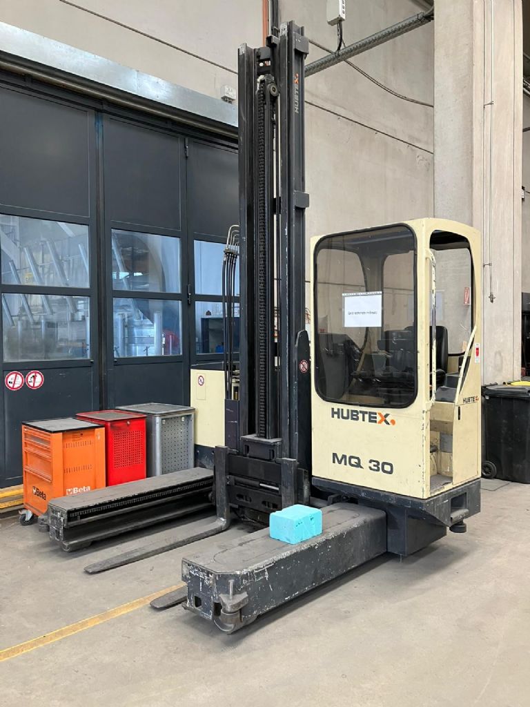 Hubtex-MQ30-Vierwege Seitenstapler-www.stapler-mueller.com