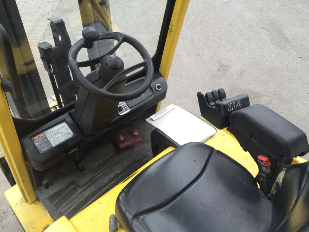 Hyster-J2.00XM-717-Elektro 4 Rad-Stapler-www.staplertechnik.at