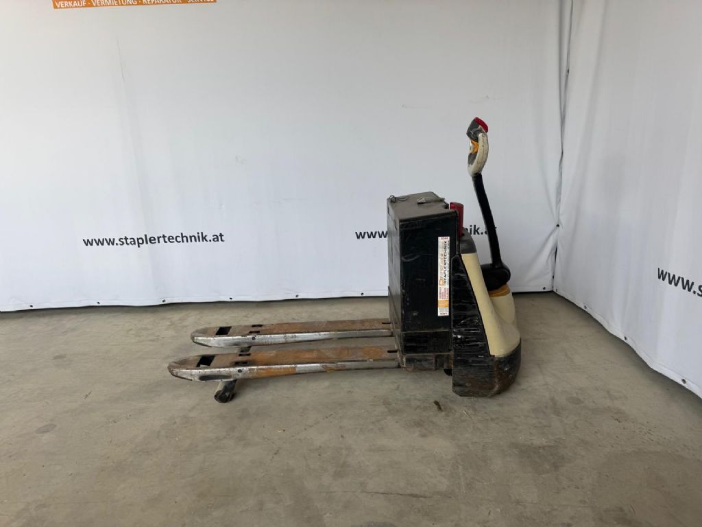 Crown WP3020 Niederhubwagen www.staplertechnik.at Crown WP3020 Niederhubwagen www.staplertechnik.at