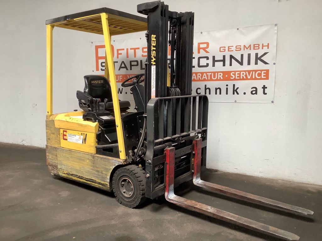 Hyster J1.60XMT Electric 3-wheel forklift www.staplertechnik.at Hyster J1.60XMT Electric 3-wheel forklift www.staplertechnik.at