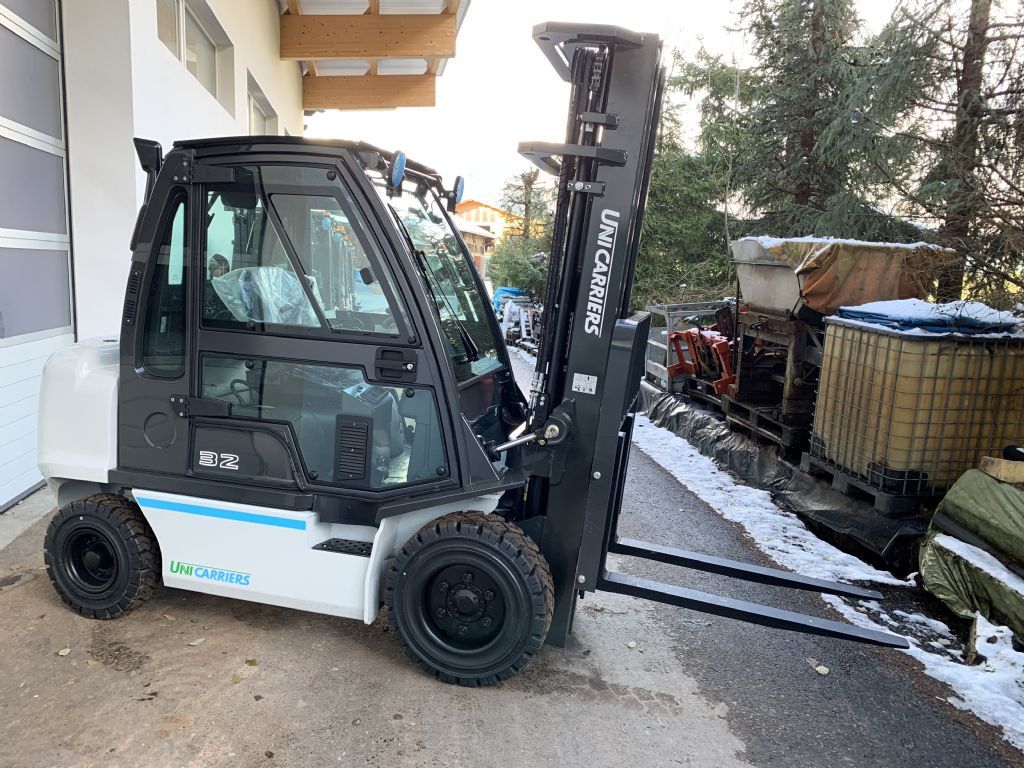 UniCarriers YG1D2A32Q Diesel Forklift www.staplertechnik.at