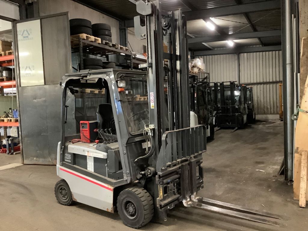 Nissan Q02L25CU Electric 4-wheel forklift www.staplertechnik.at Nissan Q02L25CU Electric 4-wheel forklift www.staplertechnik.at