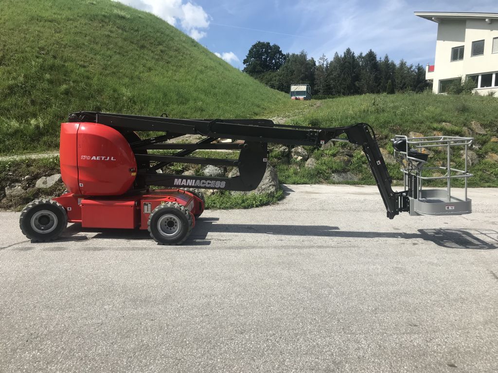 Manitou 170 AETJL Gelenkteleskopbhne www.staplertechnik.at