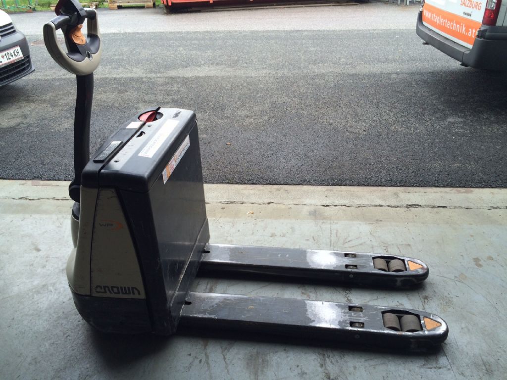 Crown WP 2315-1.6 Electric Pallet Truck www.staplertechnik.at Crown WP 2315-1.6 Electric Pallet Truck www.staplertechnik.at