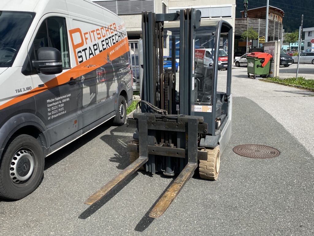 Steinbock LE 20-66MP Electric 3-wheel forklift www.staplertechnik.at Steinbock LE 20-66MP Electric 3-wheel forklift www.staplertechnik.at