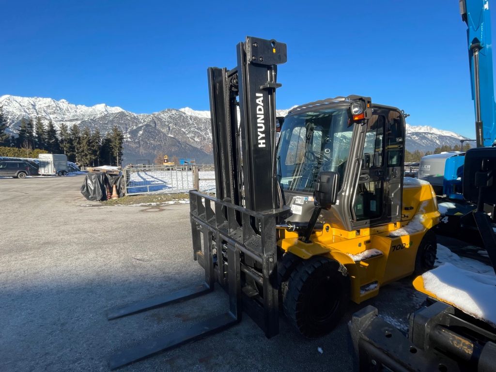 Hyundai 70D-9 Diesel Forklift www.staplertechnik.at Hyundai 70D-9 Diesel Forklift www.staplertechnik.at