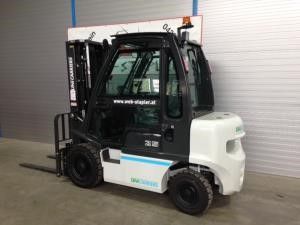 UniCarriers DX25 Y1D2A25Q Diesel Forklift www.staplertechnik.at UniCarriers DX25 Y1D2A25Q Diesel Forklift www.staplertechnik.at