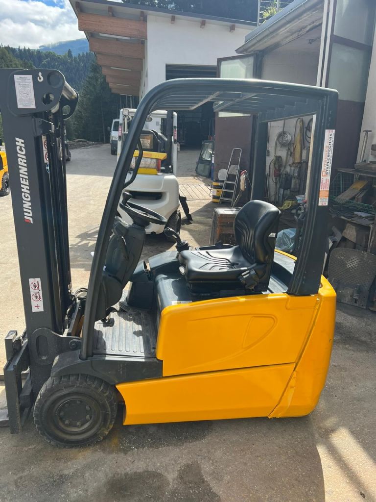 Jungheinrich EFG DF16 Electric 3-wheel forklift www.staplertechnik.at Jungheinrich EFG DF16 Electric 3-wheel forklift www.staplertechnik.at