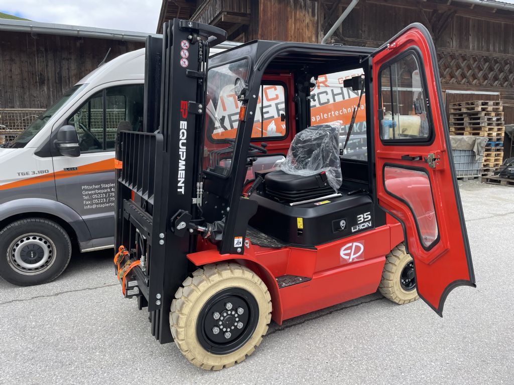 EP EFL352 LI-ION Electric 4-wheel forklift www.staplertechnik.at